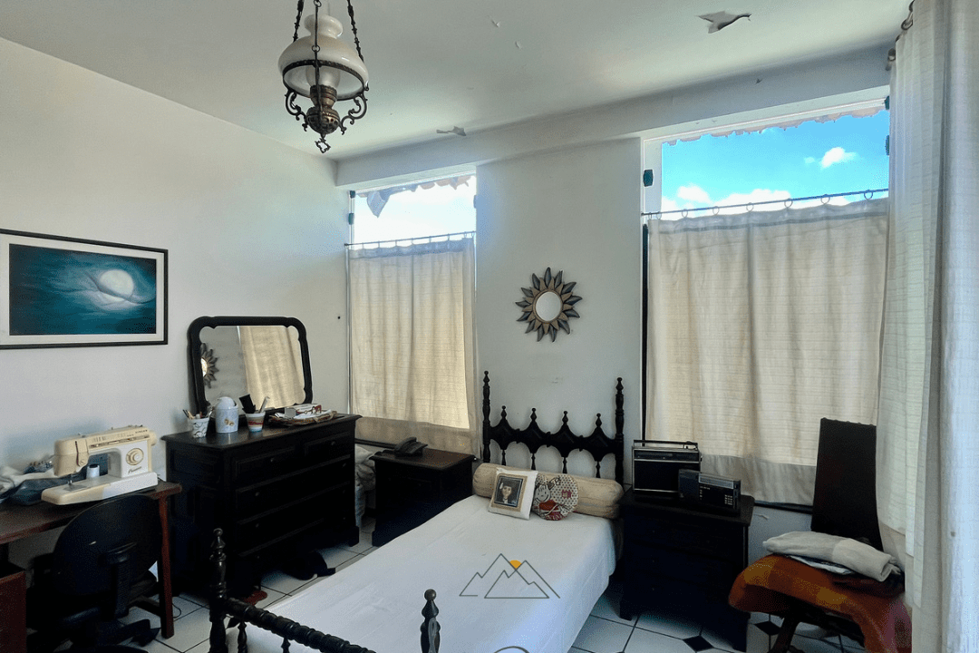 1ED1B485-110A-4111-9A63-79B2D0D5C4CD