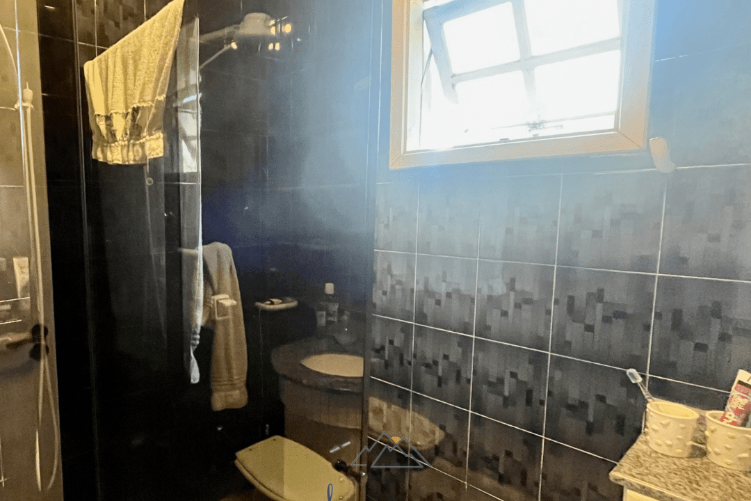 7B0D2D15-7EF1-4756-8432-149C45703AEB