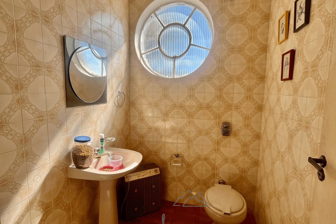 7D0CC7A4-1D02-4A41-A564-F0BF80F13EB2